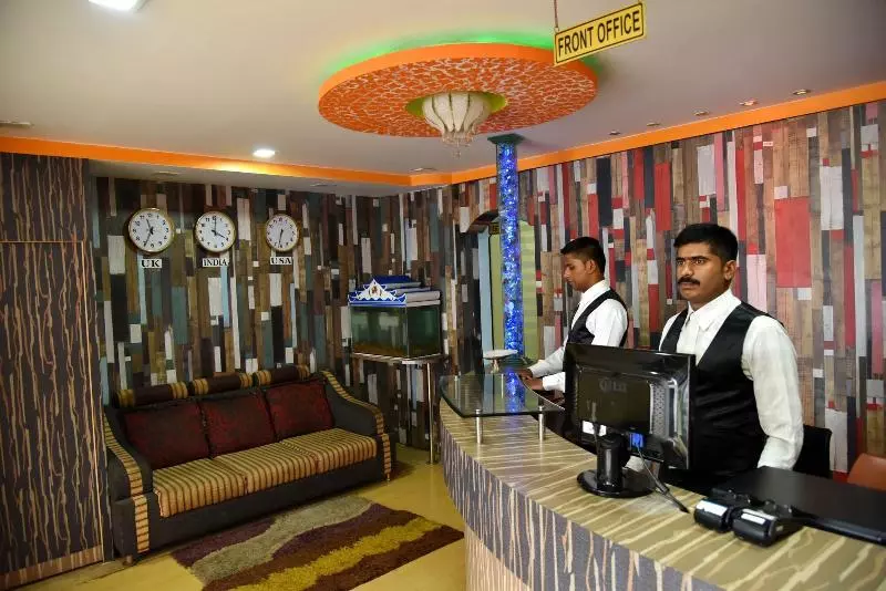 هتل Housefinch Residency