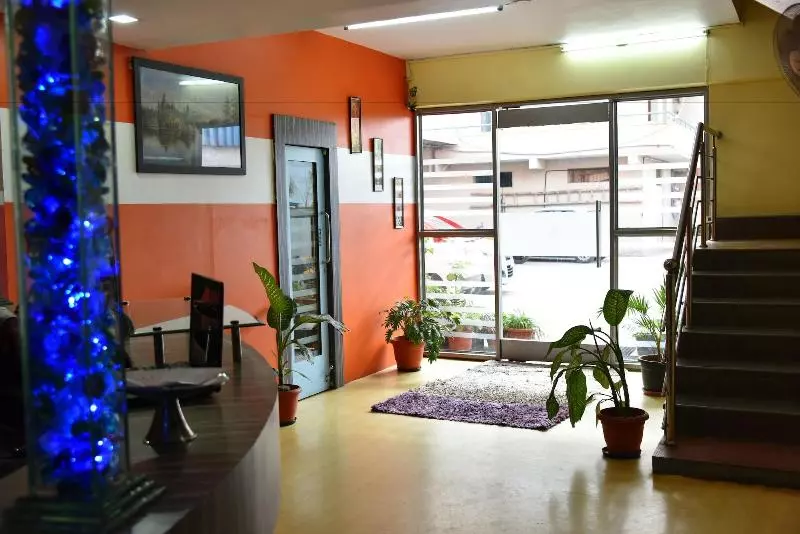 هتل Housefinch Residency