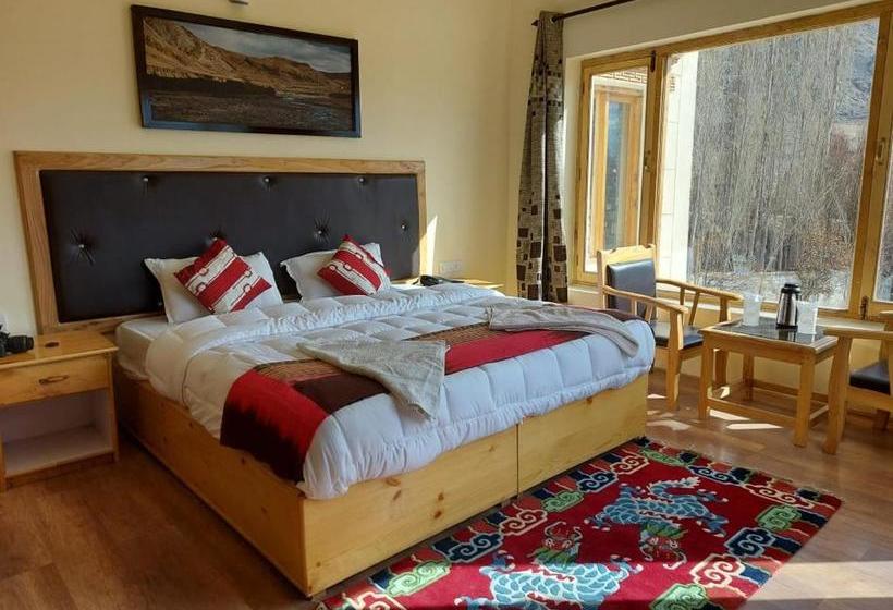 Hotel Khakshal Chubi