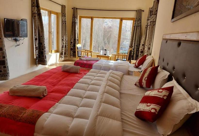 Hotel Khakshal Chubi