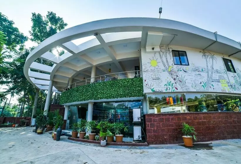 Hotelli The Center Court Resort & Spa