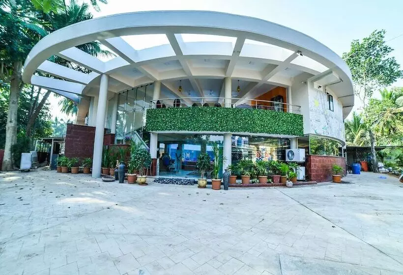 Hotelli The Center Court Resort & Spa