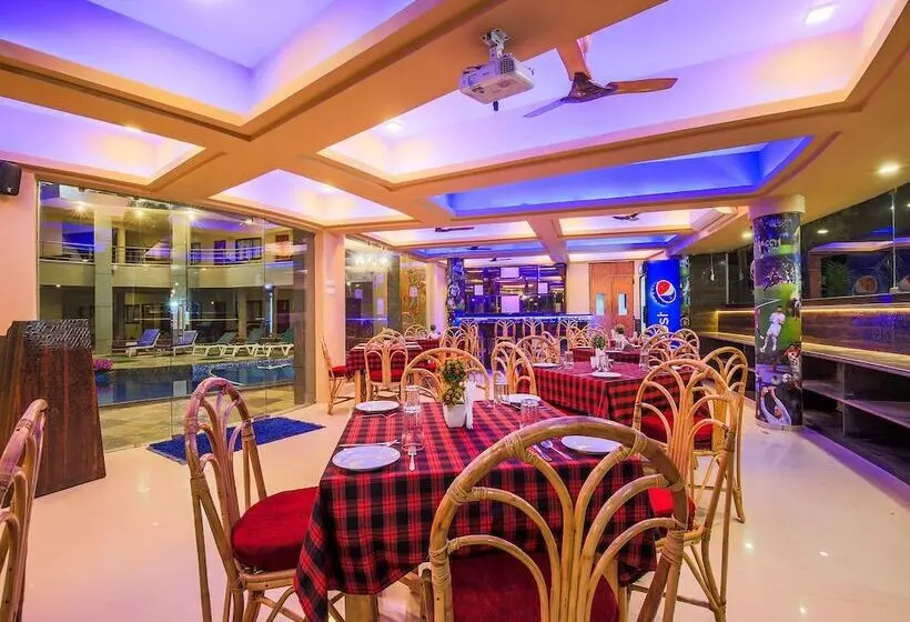 Hotelli The Center Court Resort & Spa