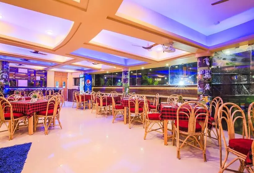 Hotelli The Center Court Resort & Spa