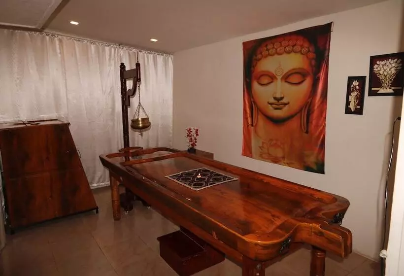 Hotelli The Center Court Resort & Spa