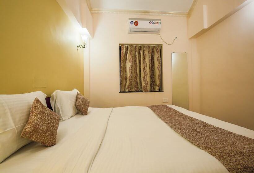 Hotel The Center Court Resort & Spa