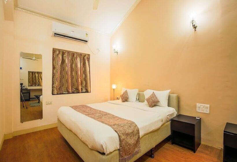 Hotel The Center Court Resort & Spa