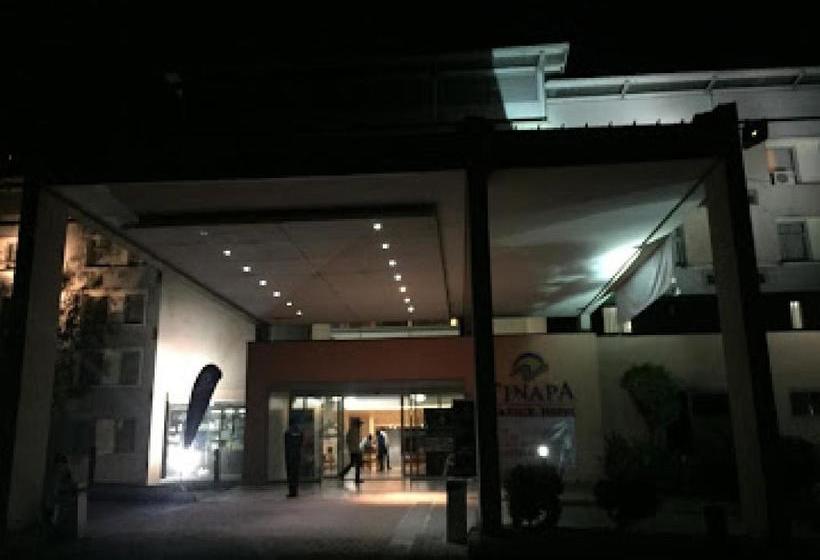 پانسیون Room In Lodge  Tinapa  Is Situated At Tinapa Free Zone, Calabar, Cross River