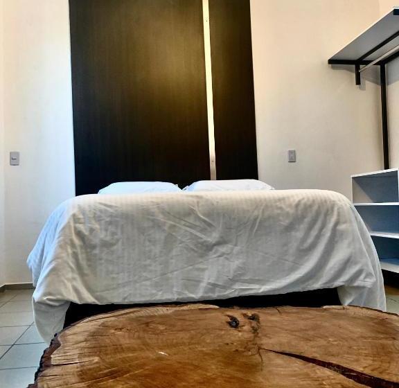 فندق Portal & Suites