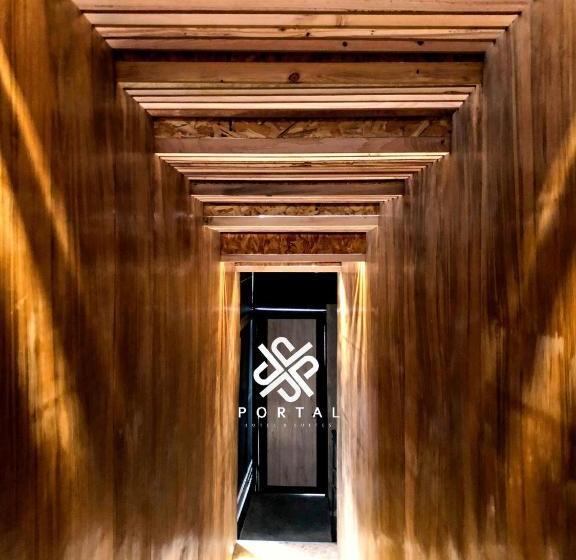 فندق Portal & Suites
