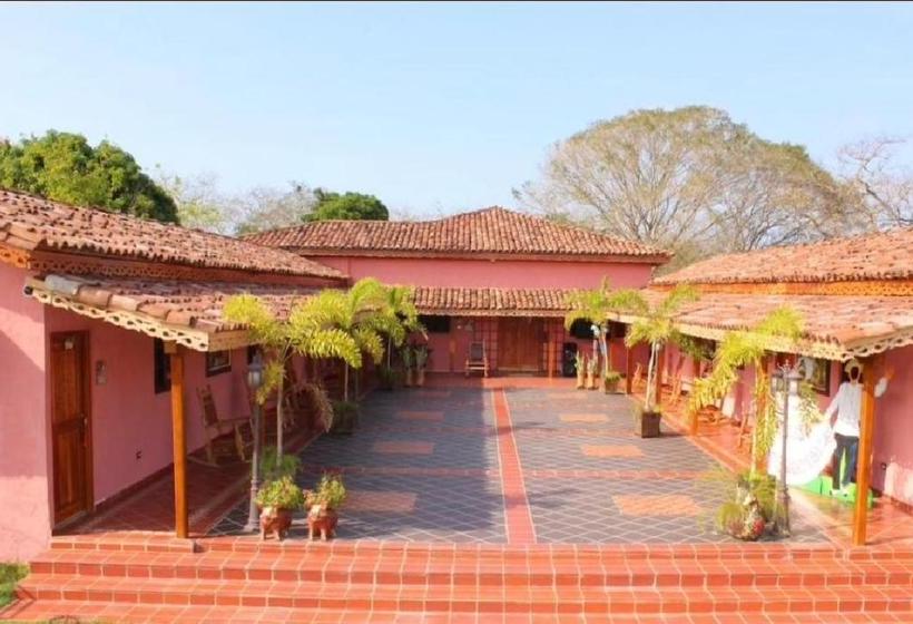 بنسيون Casa De Quincha