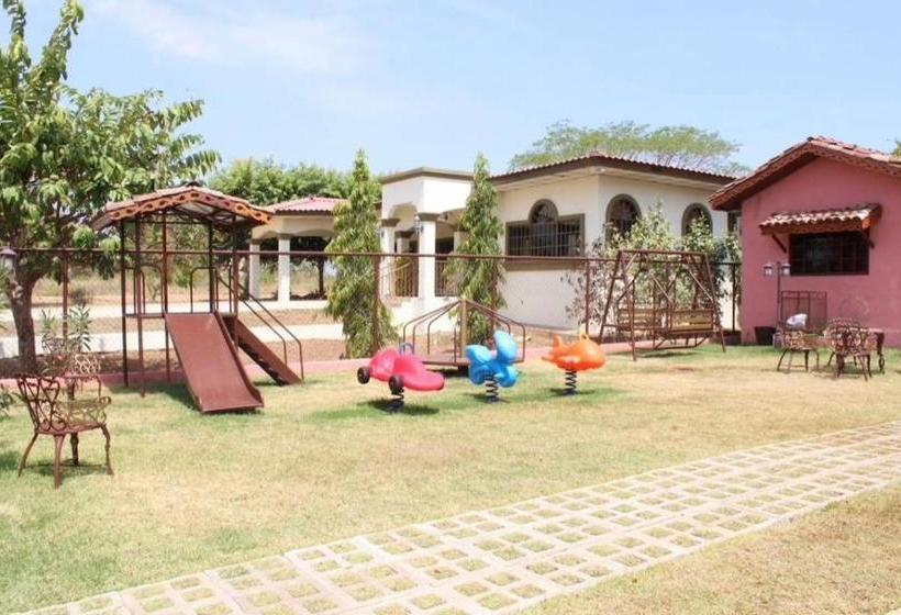 بنسيون Casa De Quincha