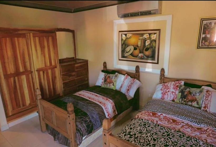 بنسيون Casa De Quincha