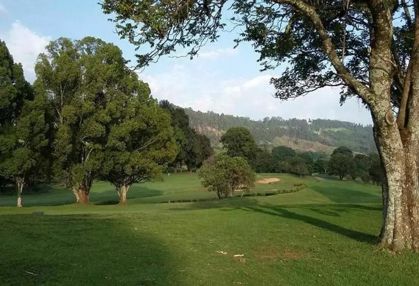 تختخواب و صبحانه Duncountry Victoria Country Club