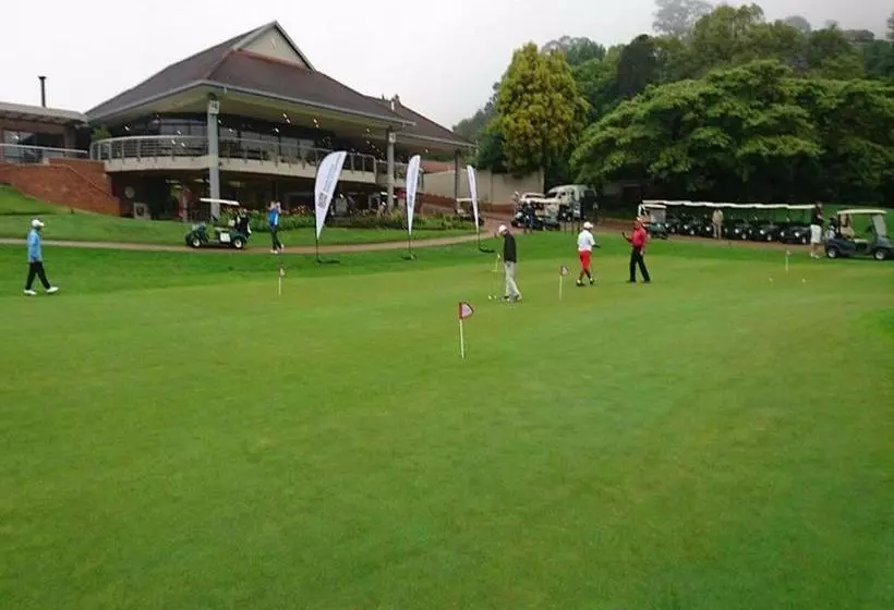 تختخواب و صبحانه Duncountry Victoria Country Club