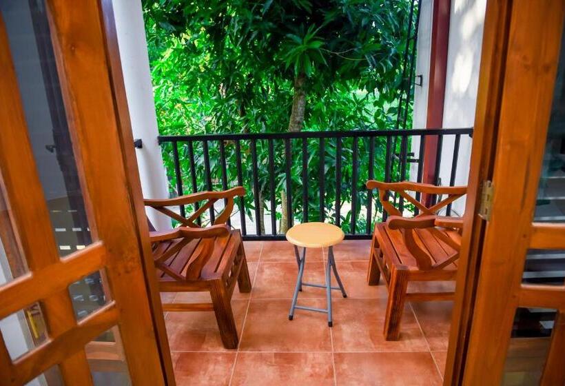 فندق Double Lake View Tissa & Safari