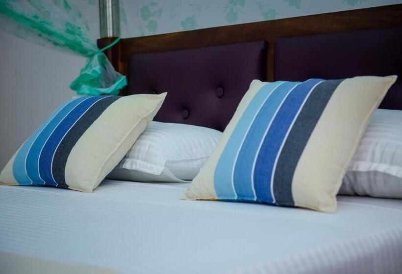 فندق Double Lake View Tissa & Safari