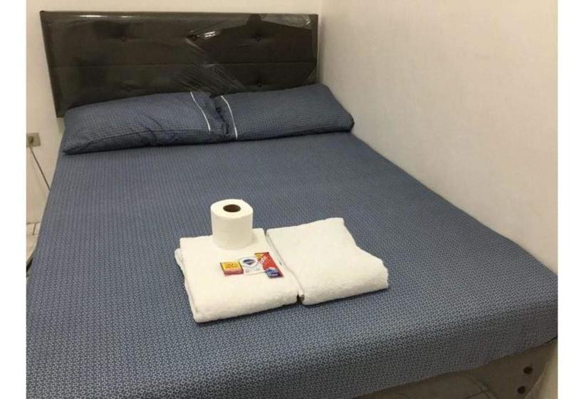 Hotel Oyo 723 Edmar S Transient House