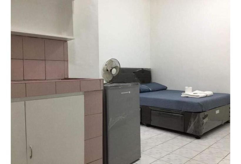 Hotel Oyo 723 Edmar S Transient House