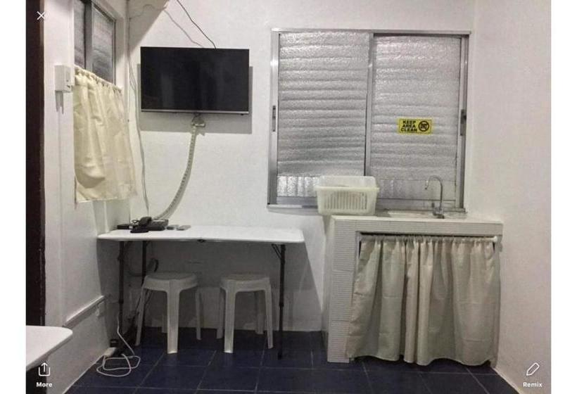 Hotel Oyo 723 Edmar S Transient House