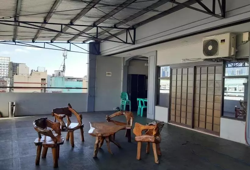 ホテル Oyo 731 P3k Suites 1