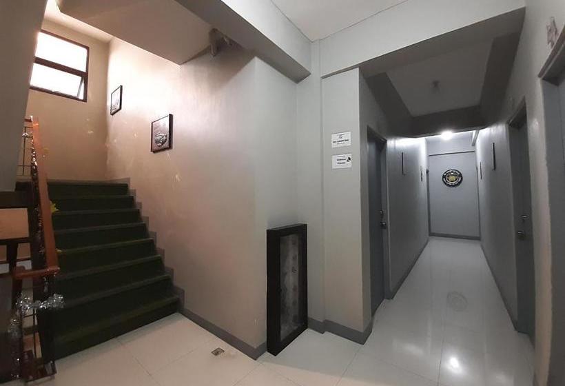 Hotel Oyo 731 P3k Suites 1