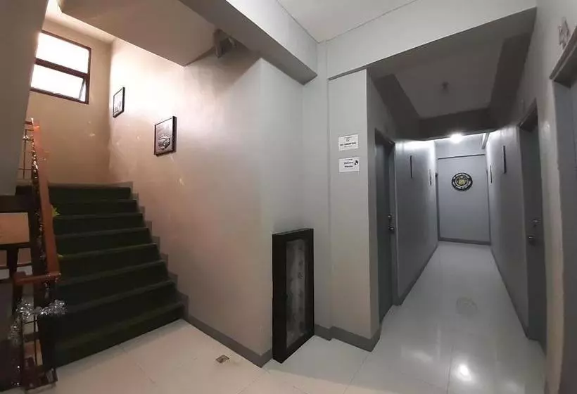 ホテル Oyo 731 P3k Suites 1