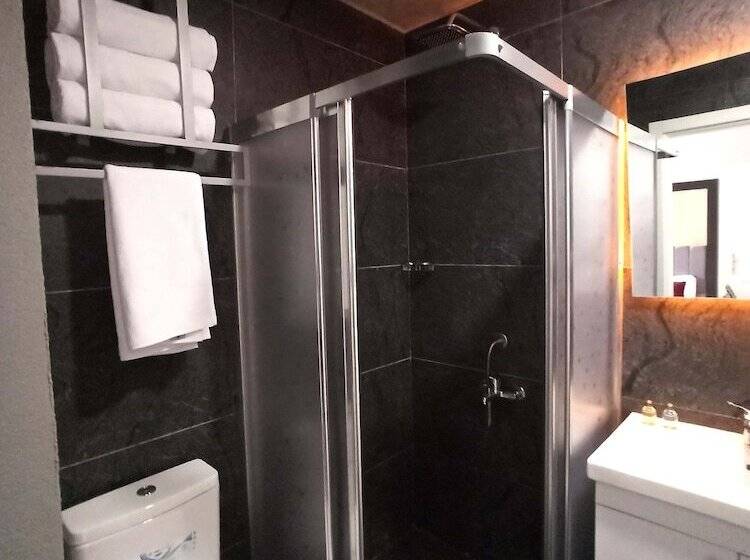 هتل Skylon Airport