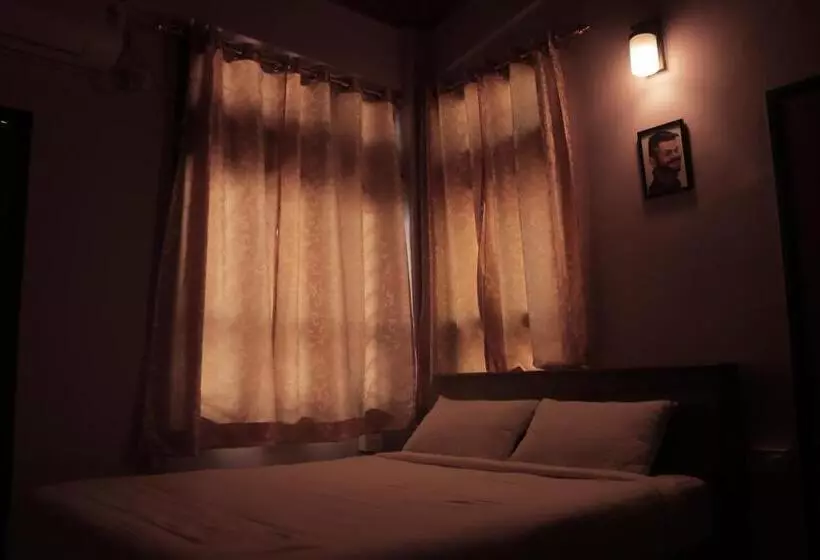 ペンション Grassroot Residency Guwahati