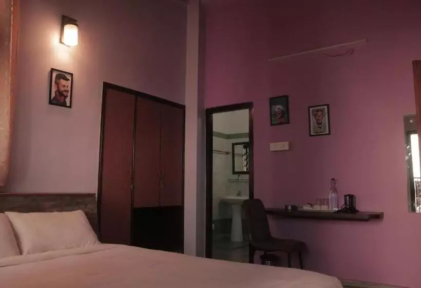 ペンション Grassroot Residency Guwahati