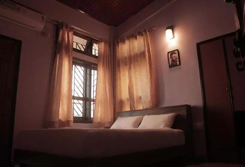 ペンション Grassroot Residency Guwahati