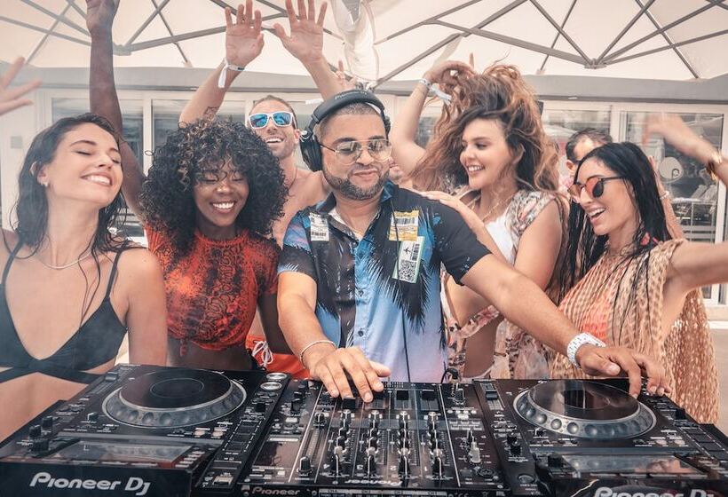 Bora Bora Ibiza Malta Resort - Music Hotel - Adults Only