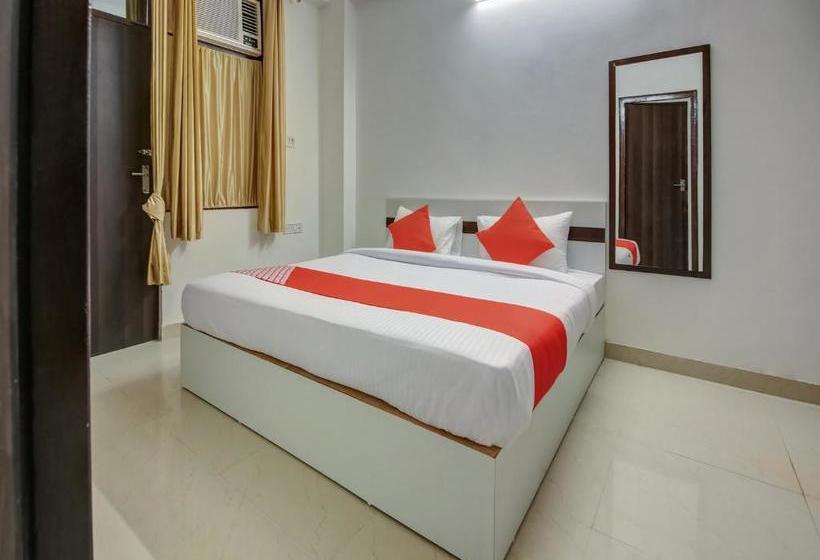 בית מלון כפרי Vaccinated Staff Collection O 26759 Bj Residency