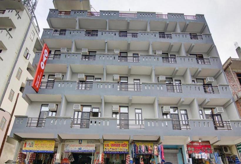 בית מלון כפרי Vaccinated Staff Collection O 26759 Bj Residency