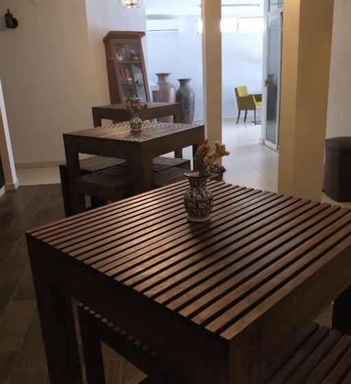 فندق Puerta Del Sol