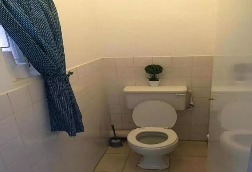 Majatalo Flipflops And Treetops