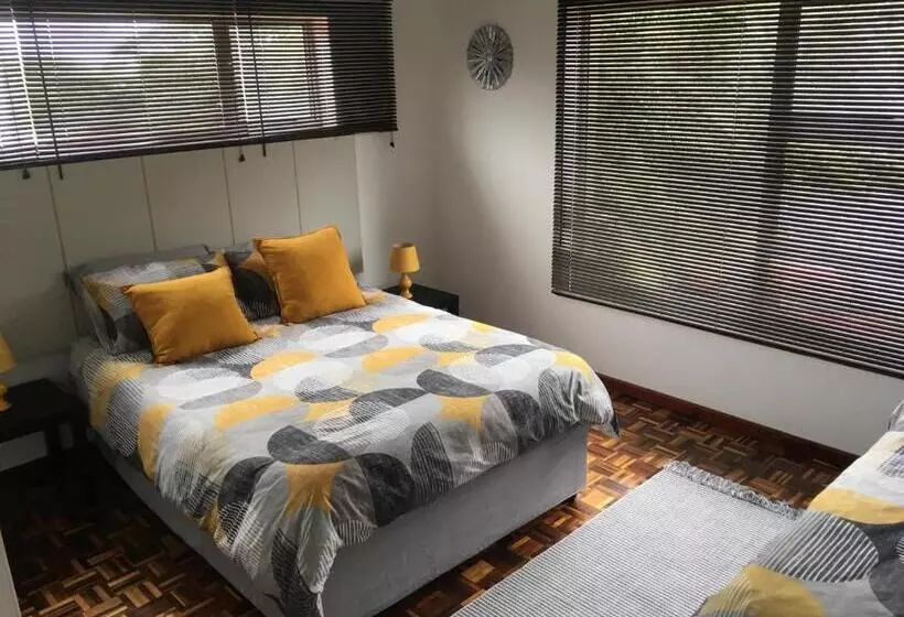 Majatalo Flipflops And Treetops