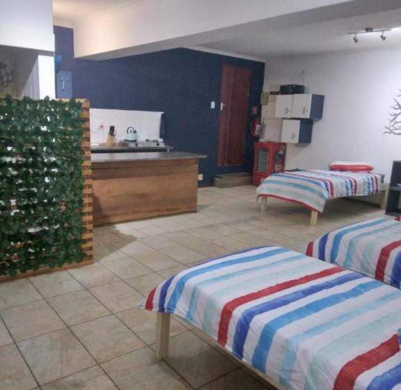 Pension Flipflops And Treetops