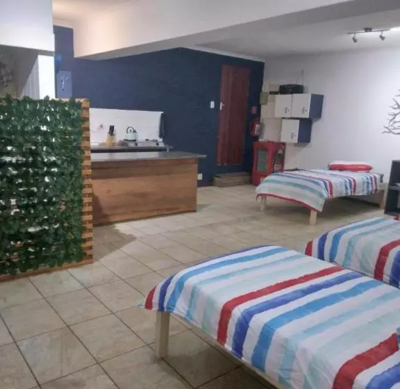 Majatalo Flipflops And Treetops