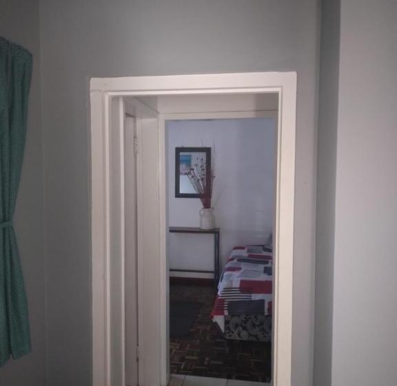 Pension Flipflops And Treetops