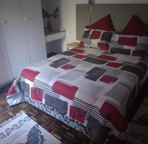 Majatalo Flipflops And Treetops