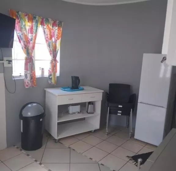 Majatalo Flipflops And Treetops