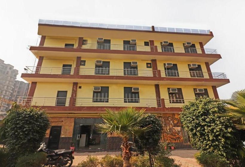 אתר נופש Treebo Trend Radha Palace