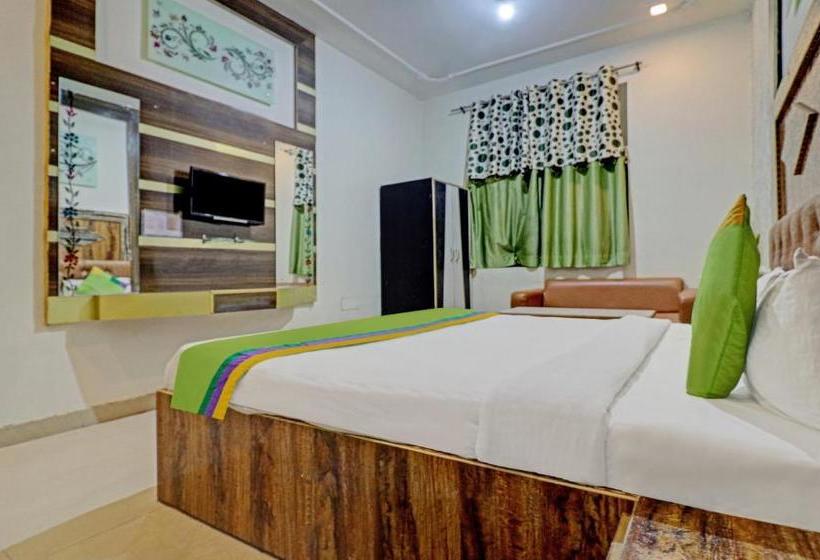 אתר נופש Treebo Trend Radha Palace