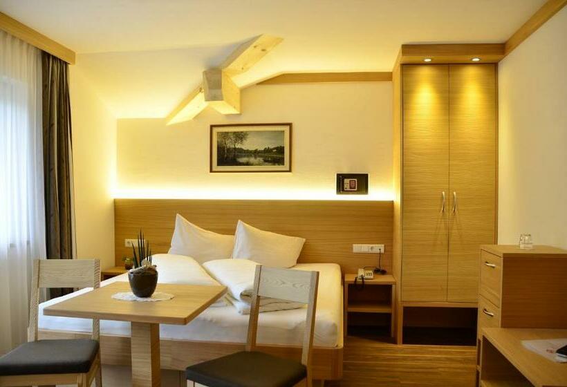 Bed and Breakfast Garni Flurida