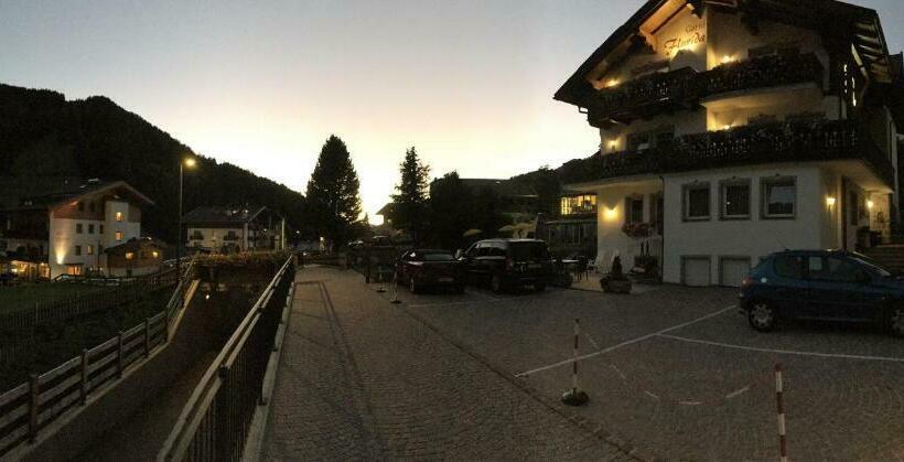 Bed and Breakfast Garni Flurida