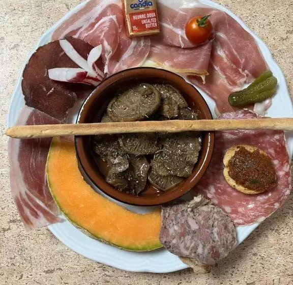 Aamiaismajoitus (B&B) Gite Le Pelens