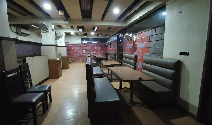 ホテル Manuhar Inn