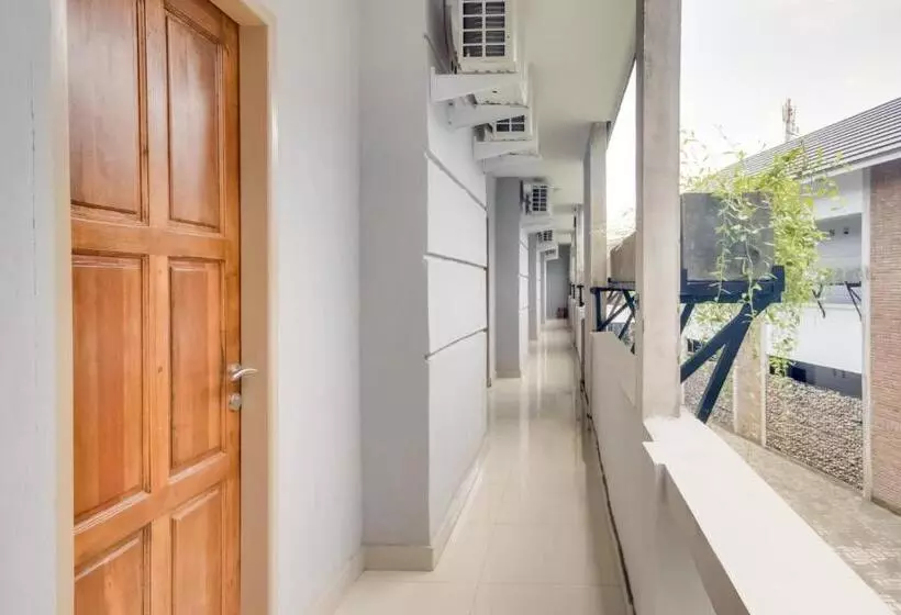 ホテル Alfalah Residence Syariah Mitra Reddoorz
