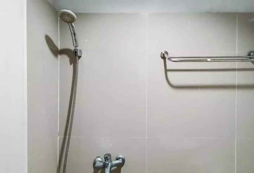 ホテル Alfalah Residence Syariah Mitra Reddoorz
